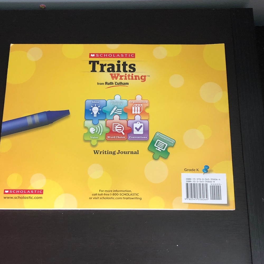 🌸 Scholastic Traits Writing Journal - Picture 2 of 8